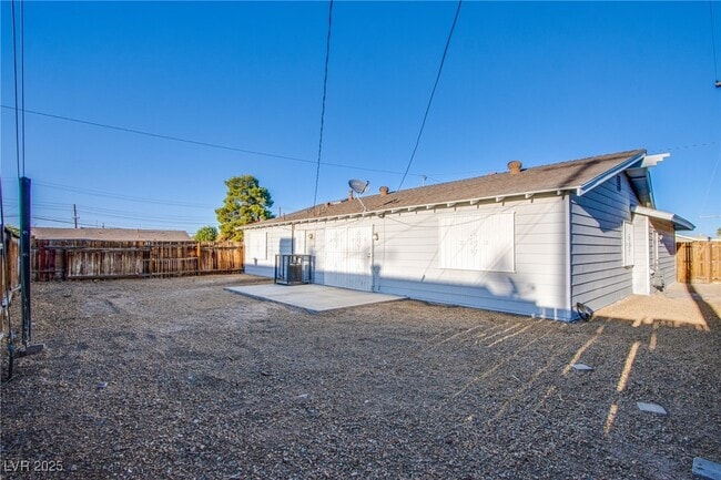 Building Photo - 4153 Crater St
