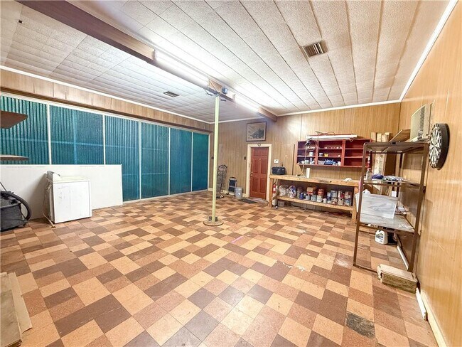 Building Photo - 2772 N Grafhill Dr