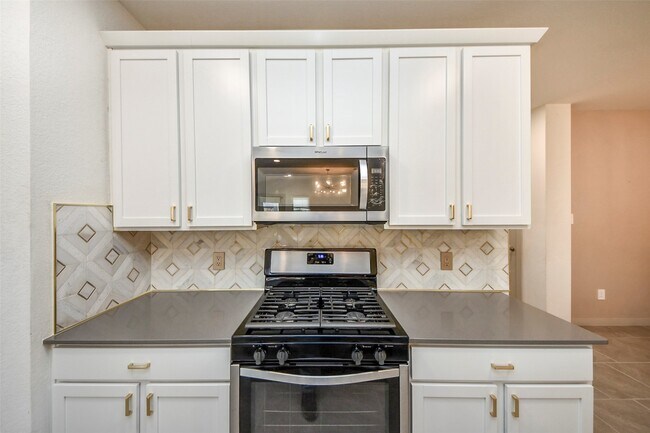 Building Photo - 28938 Yukon River Ct