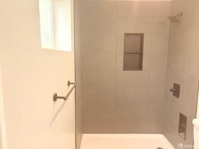 Building Photo - 2555 Sherwood Dr