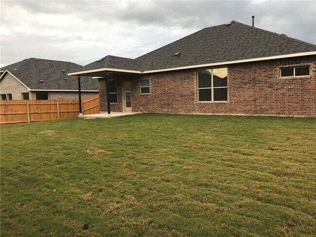 Building Photo - 1946 Mexia Dr