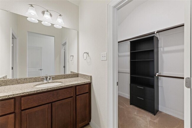 Building Photo - 5704 Monrovia Ln