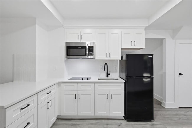 Building Photo - 230 Pinebridge Ct