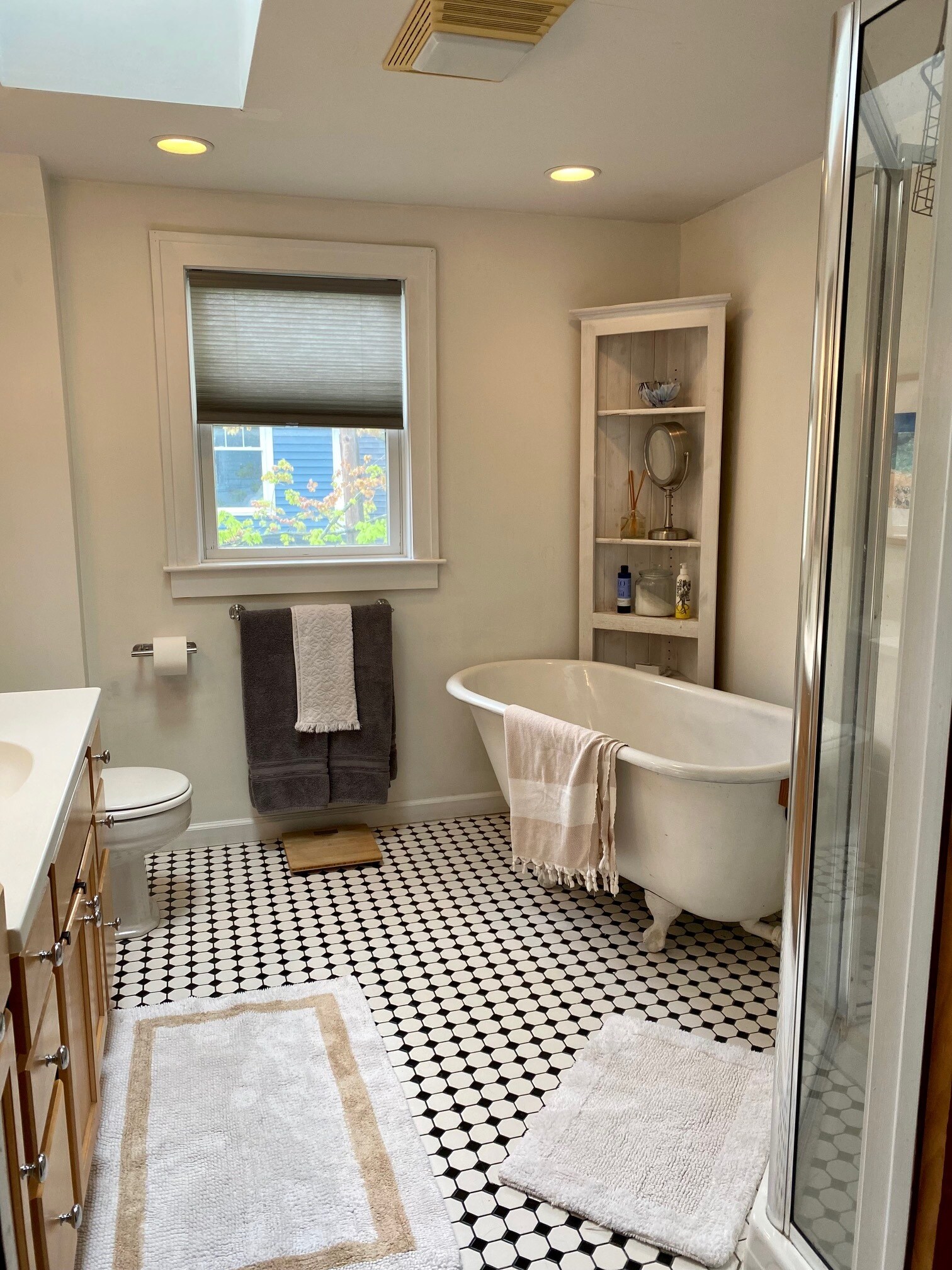 second floor bath - 45 Harding Ave