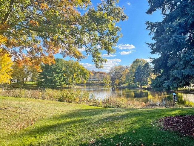 Building Photo - Luxury Maintenance-Free **One-Level Living...