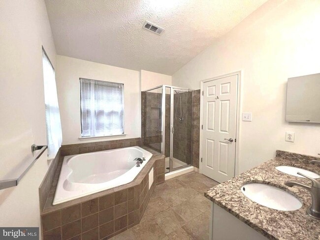 Building Photo - 7027 Cradlerock Farm Ct