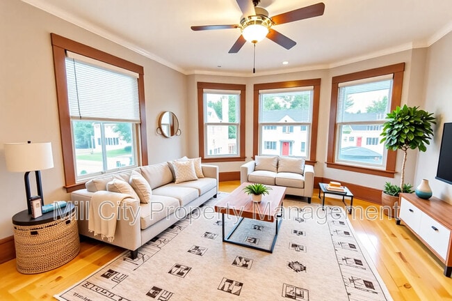 Building Photo - 105 Ray St