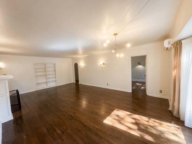 Building Photo - 1278 N Hudson Ave