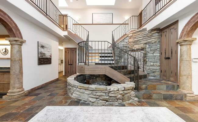 Building Photo - Boulder's Finest in Luxury living - 6 bedr...