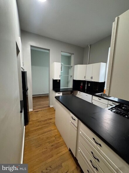 Building Photo - 231 Boas St