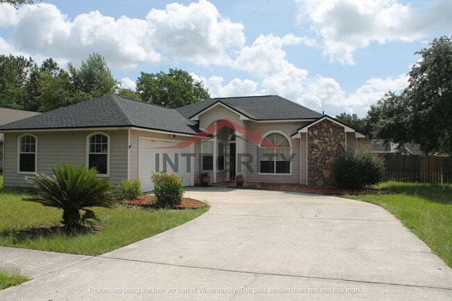 Primary Photo - 3 bed/2.5 bath in Lake Asbury