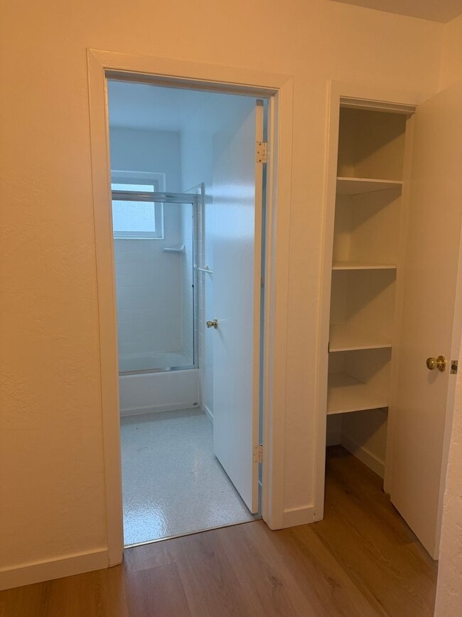 Building Photo - Campbell Charmer- 2 Bedroom 1 Bath Duplex with Garage