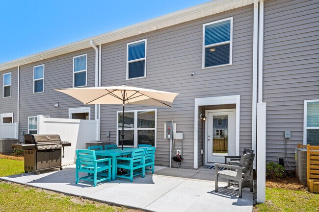 Building Photo - 332 Bayou Loop