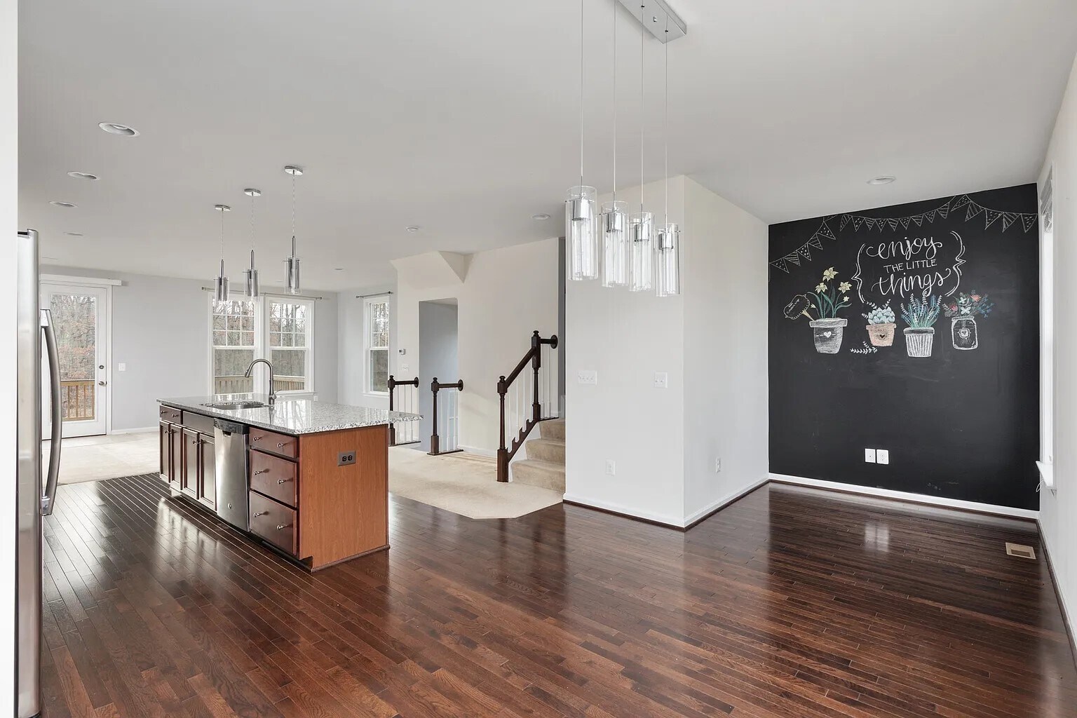 Building Photo - 148 Solara Dr
