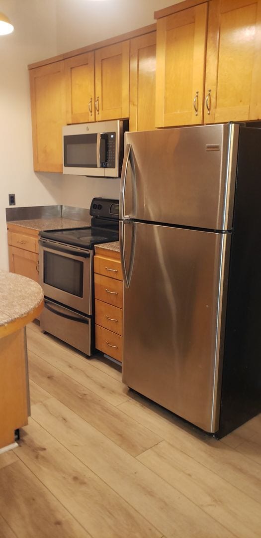 Building Photo - Awesome 1 Bedroom 1 bath unit Downtown LA