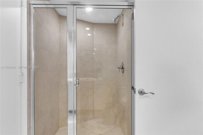 Building Photo - 1830 S Ocean Dr