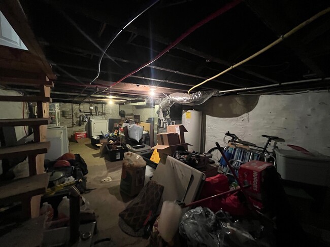 Building Photo - 5202 Dresden Wy