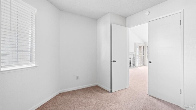 Building Photo - Super Cute with Lots to Offer!