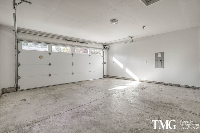 Building Photo - Stylish One-Level Living in East Vancouver!