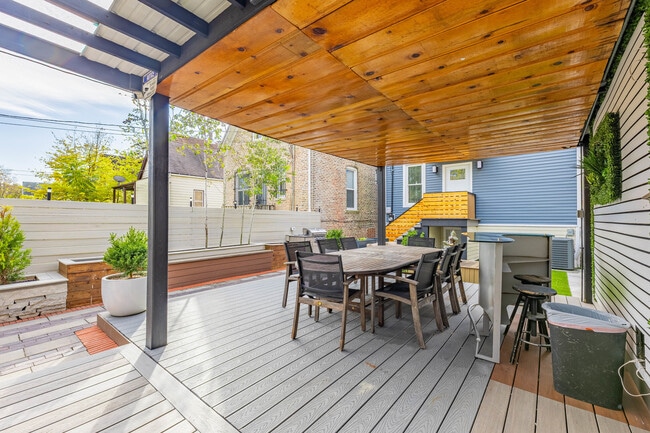 Building Photo - 7219 S Peoria St