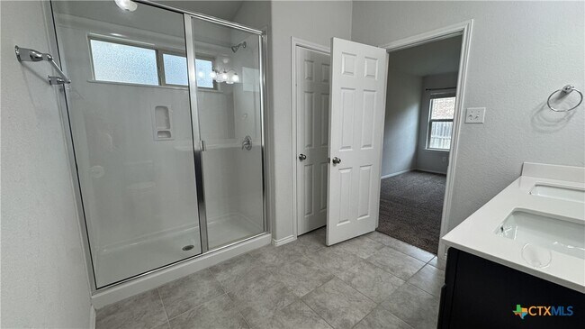 Building Photo - 406 Stonewall Ridge