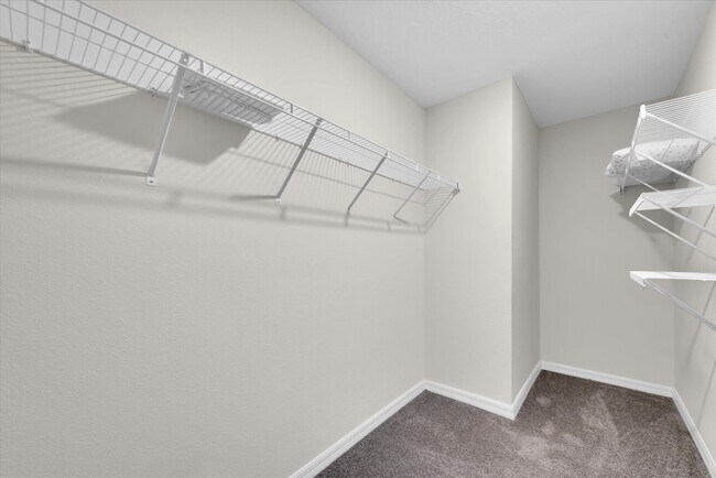 Building Photo - Available now in Wimauma | Spacious 5BR Home with 2,600+ Sqft