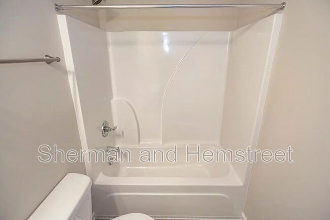 Building Photo - 1204 Joiner Cir