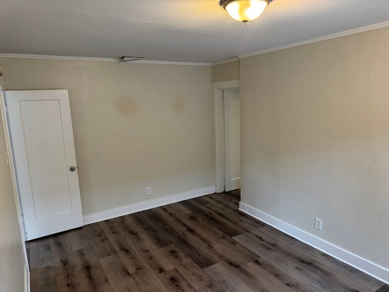 Building Photo - 4056 Santa Rita St