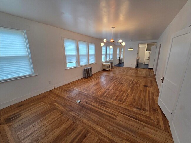 Building Photo - 370 Academy Ave