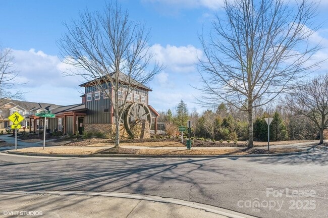 Building Photo - 2327 Crosscut Dr