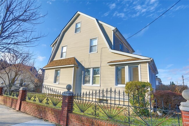 Building Photo - 216-64 113th Dr