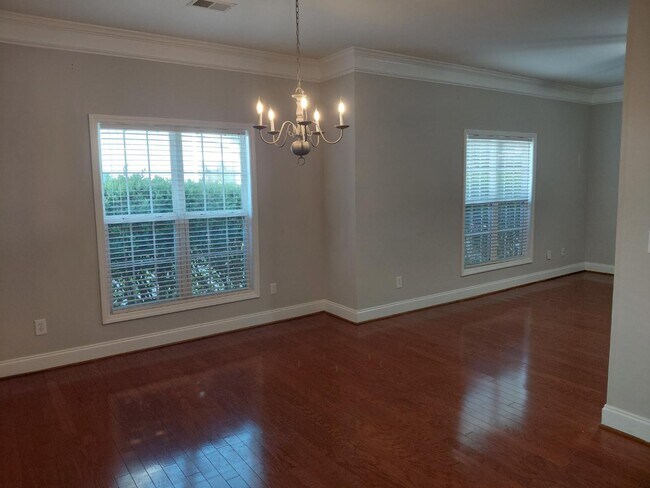 Building Photo - 300 Hampton Forest Dr