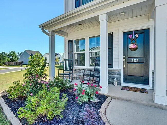 Building Photo - Stunning Home in Easley