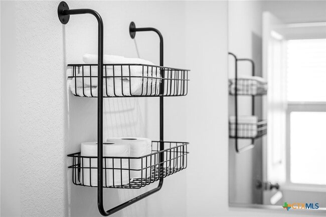 Building Photo - 175 Amber Gln