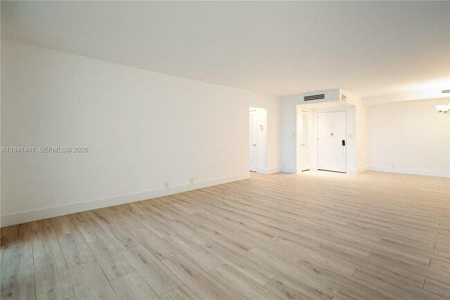 Building Photo - 1111 Crandon Blvd