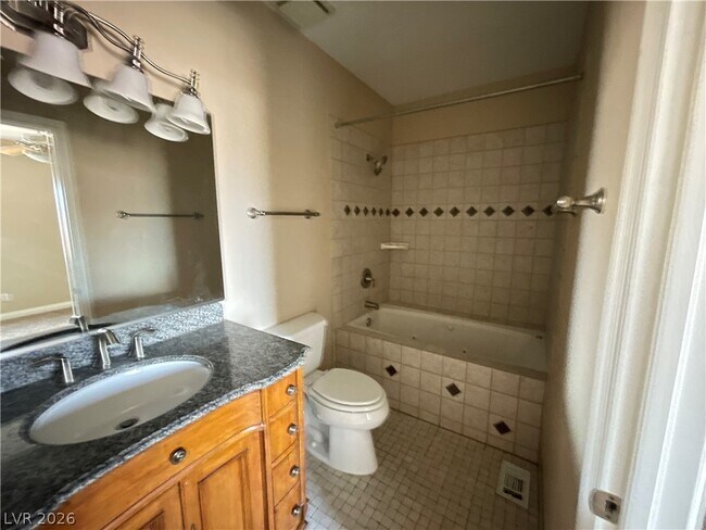 Building Photo - 240 Shadybrook Ln