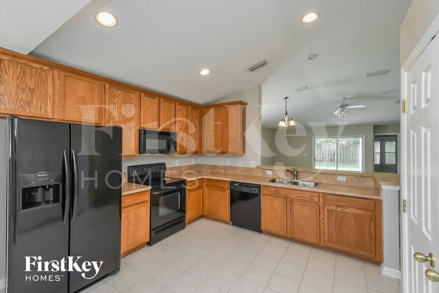 Building Photo - 2309 Aberford Ct