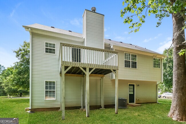 Building Photo - 135 Tara Way