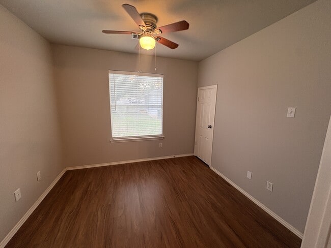 Building Photo - 4631 Mather