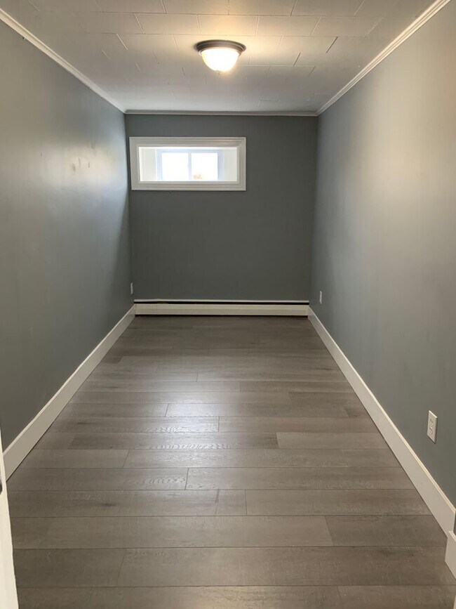 Building Photo - Charming 3-Bedroom Apartment in Midtown Ki...