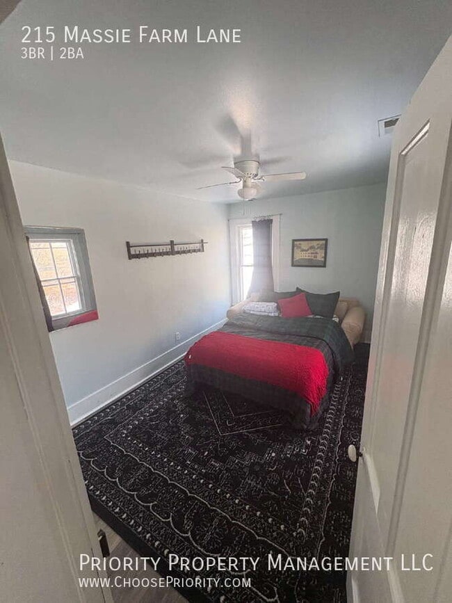 Building Photo - 215 Massie Farm Ln