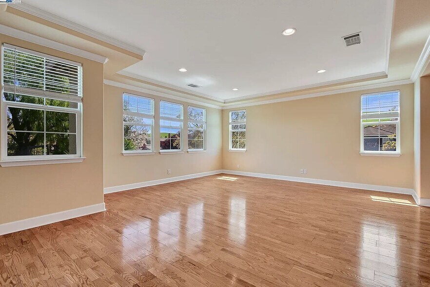 Building Photo - 3100 Tewksbury Way