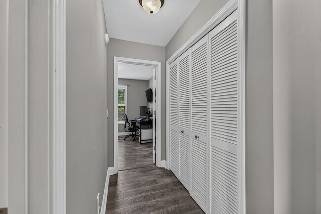 Building Photo - Relax and Unwind in This Sterling Farms Gem