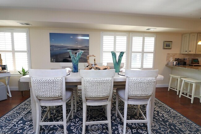 Building Photo - 9505 Monmouth Ave