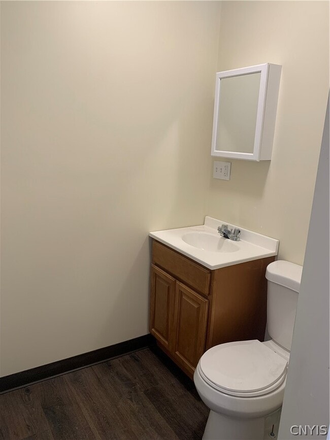 Building Photo - 146 E 2nd St