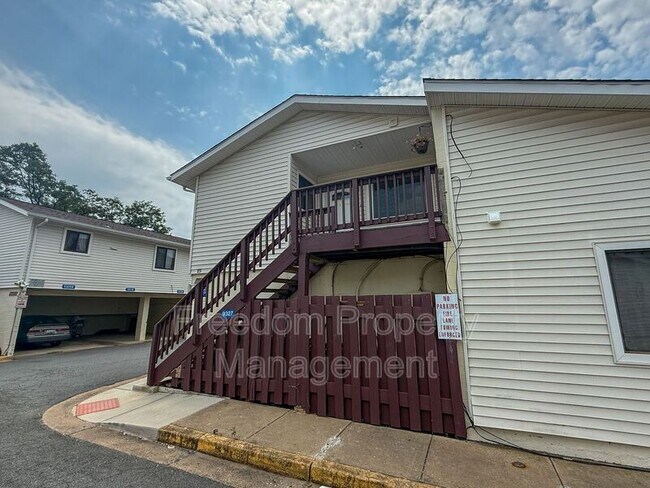 Building Photo - 9327 Woodlea Ct