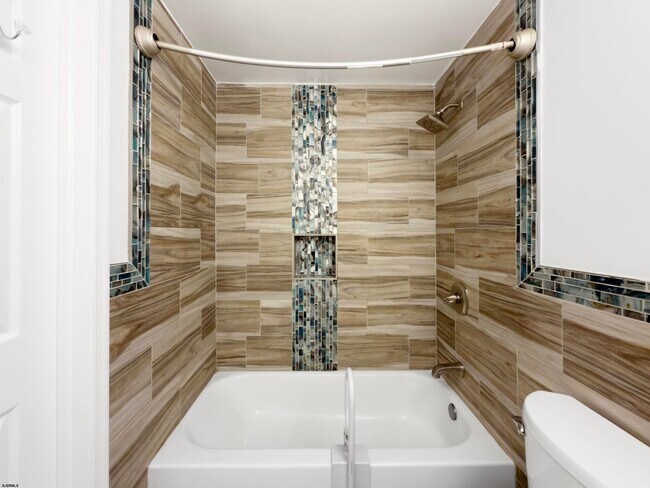 Building Photo - 1649 N Missouri Ave