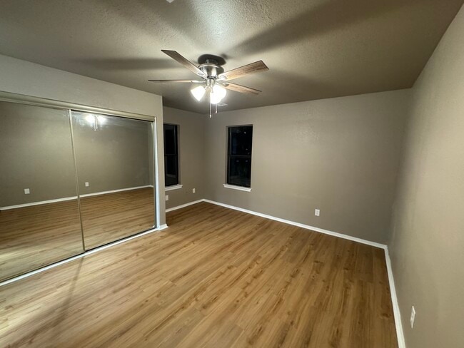 Building Photo - 722 Stonecroft Cir