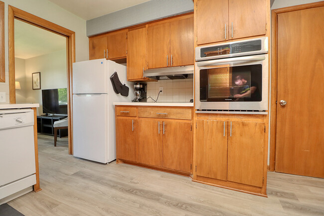 Building Photo - 4620 Van Dorn St