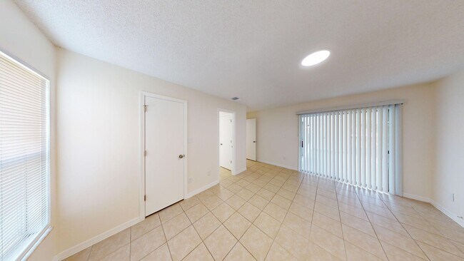 Building Photo - 4Br/ 2Bath Home In Clermont - Available Now!